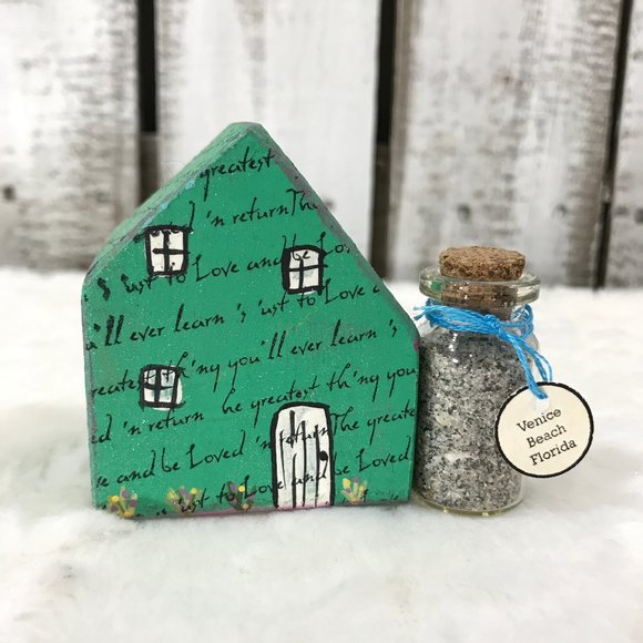 Little Wooden House by the Beach Handmade Painted - Picture 1 of 14
